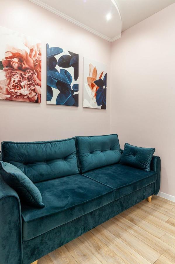 Avangard Magnus Apartment Lviv Bagian luar foto
